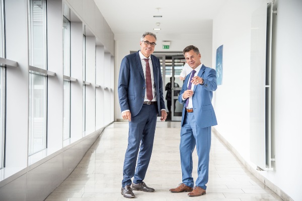 From left Willi Stadler_presidente de Stadler Anlagenbau GmbH y Christian Fisch_Head of Plants de Krones AG_2