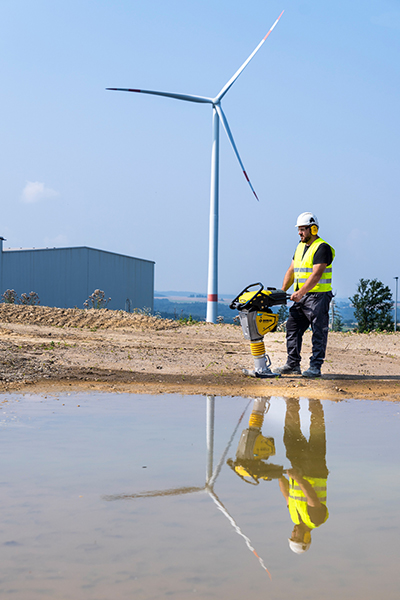 tamper-elettrico-batteria-bomag