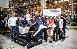 Il primo escavatore elettrico Bobcat esce dalla linea di produzione