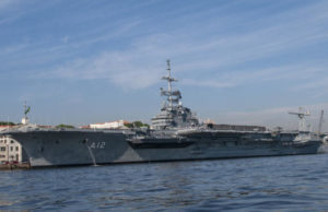 Il Brasile affonda una vecchia nave carica di rifiuti tossici, proteste degli ambientalisti brasile-nave