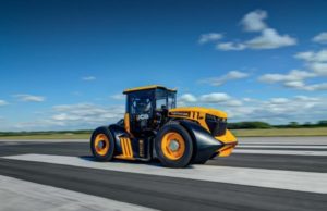 Il trattore JCB Fastrac stabilisce il nuovo record di velocità britannico