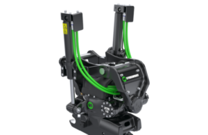 Steelwrist debutta a SaMoTer con i tiltrotator XTR e l’attacco automatico SQ40 Steelwrist -XTR10-tiltrotator-with-SQ50-interface-1