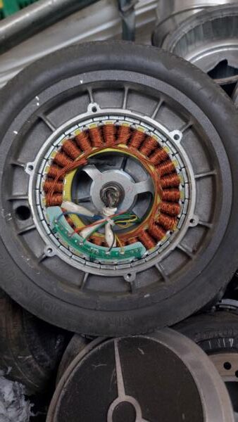 dismantle the e-scooter wheel progetto Harmony ESCI