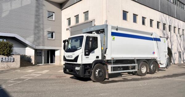Iveco e Farid Eurocargo tre assi da 26 tonnellate