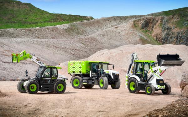 4_A mobile hydrogen refueller joins the hydrogen powered JCB Loadall and backhoe