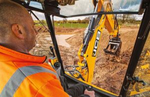 JCB lancia le terne PRO con potenza Stage V
