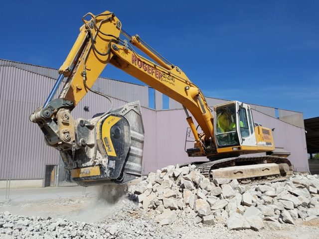 BF120.4_demolition_Liebherr_Spain