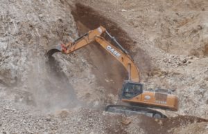 Pugno di ferro in guanti di velluto: in cava gli escavatori Serie D di CASE uniscono forza e comfort al massimo livello