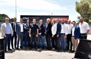 CNH inaugura a Lecce la linea di produzione della pala gommata compatta elettrica CNH