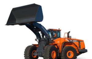 Nuova pala gommata Doosan DL580-5 per i lavori più pesanti