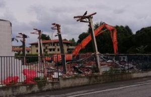 Arosio, giù l’ex Cappellini In arrivo market e fast food