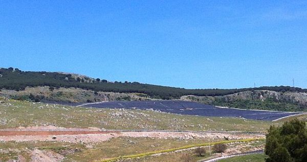 Discarica_di_Bellolampo,_Palermo,_Italia_-_panoramica