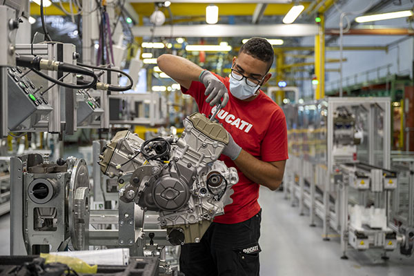 linea-produzione-ducati