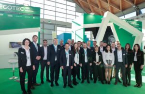 320 m² di tecnologie, una torta e un brindisi
