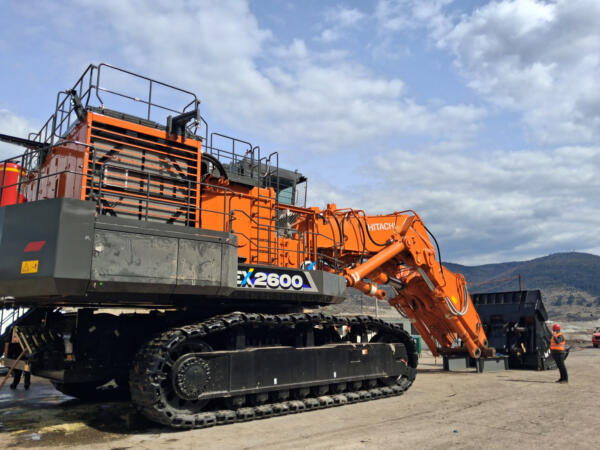 Hitachi ultra-large excavator EX2600-7E
