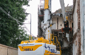 Il nuovo escavatore da demolizione Doosan DX235DM al servizio di una storica università milanese Escavatore_Doosan