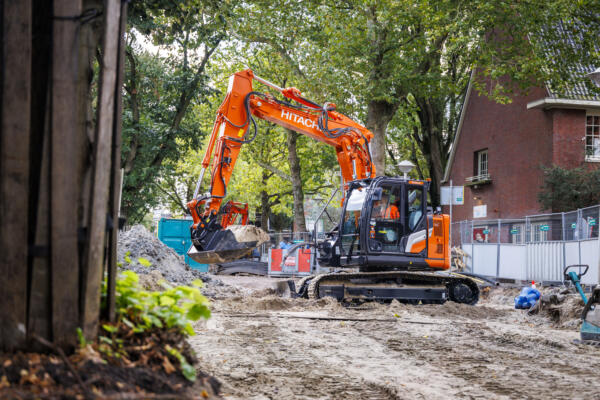 Hitachi ZX135US-7B_3 Hitachi