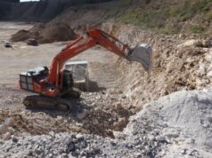 Potenza e affidabilità in cava: ZX530LCH-7 Hitachi fornito da SCAI ZX530LCH-7 HITACHI