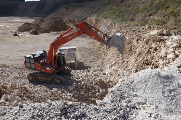 IMG_6096 ZX530LCH-7 HITACHI