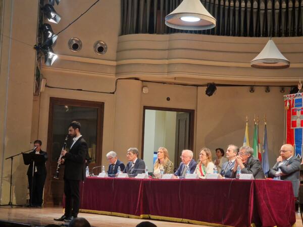 Il tavolo delle autorità