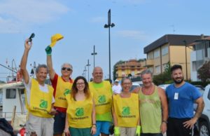 Presentati oggi a Ferrara i dati finali del monitoraggio di Legambiente “Fishing for Litter” In sei mesi 3.300 kg di rifiuti recuperati dai fondali adriatici da volontari e pescatori. Il 97% è costituito dalla plastica.