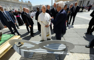 Il Vaticano accoglie Steelosa®: la panchina in acciaio riciclato