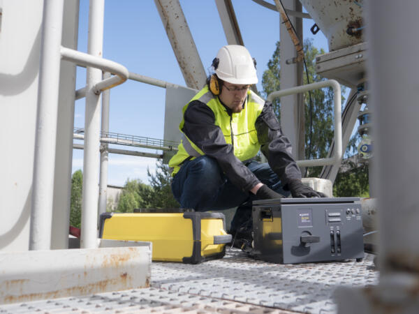 P1055785_v2 Ital Control Meters