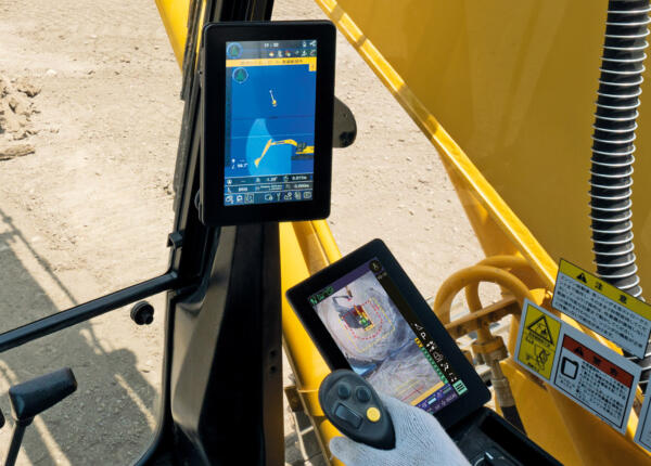 PC220LCi-12_iMC_Monitor1