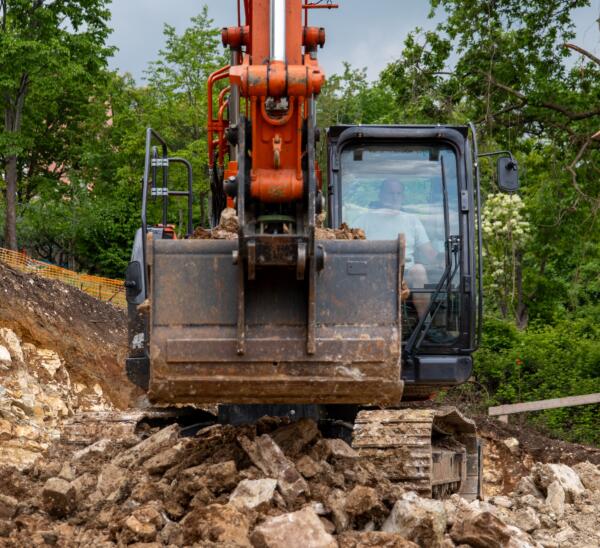 HITACHI