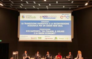 “Gli italiani, il solare e la green economy”: l’89% è preoccupato dai cambiamenti climatici e solo il 2% crede nell’azione del Governo a contrasto
