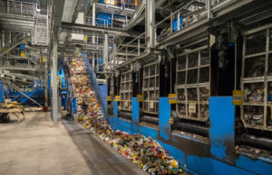 The fully automated waste sorting plant ROAF maximizes recovery rates thanks to TOMRA’s sorters impianto-selezione-rifiuti-tomra-roaf