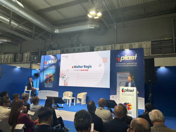 L'intervento di Walter Regis