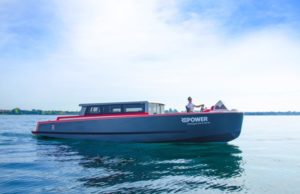 La barca elettrica di Repower arriva al Grand Hotel Terme di Sirmione: un’esperienza unica per vivere il lago a zero emissioni