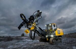 Alla guida del futuro: Epiroc accelera la trasformazione nel settore delle costruzioni Epiroc Rock drilling tools on rig