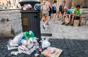 Aiuto! Salvate i romani dai loro rifiuti (e anche da chi li governa)