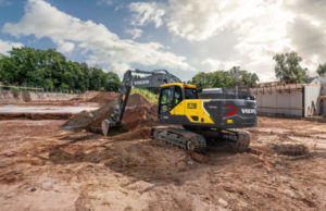 Volvo CE lancia l’escavatore media gamma EC230 Electric VOLVO