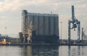 Porto di Ancona: demolizione silos Sai darsena Marche