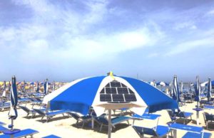 Spikkio: l’eco-arredo che ricarica il cellulare in spiaggia