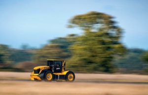 JCB Fastrac entra nel libro dei record come trattore più veloce al mondo