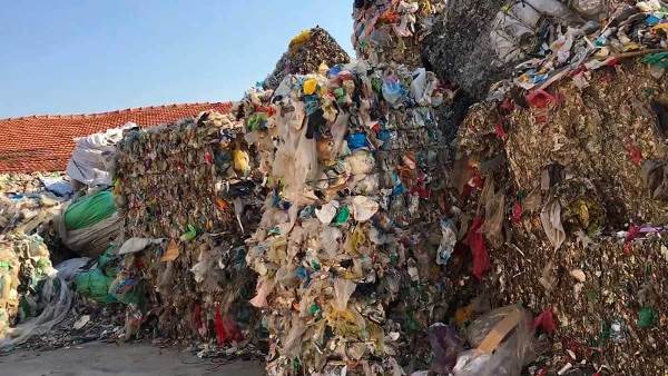 Turchia, discarica illegale con rifiuti dall'Italia (foto Greenpeace