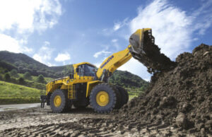 Komatsu Europe presenta la nuova pala gommata WA700-8