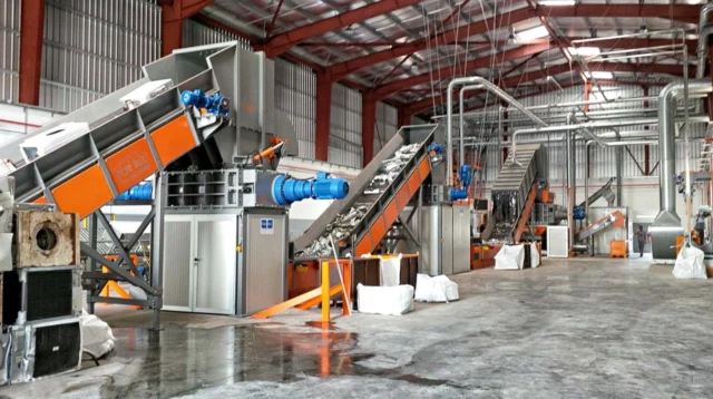 Weee_and_Refrigerators_plant_20131073-5-def-1600x895-c-center Weee_and_Refrigerators_plant_20131073-5-def-1600x895-c-center
