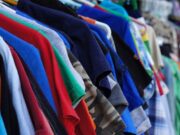 Tessili, UE contro la distruzione dell’invenduto abiti-usati