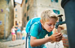 L’acqua del rubinetto? Fa bene all’ambiente e alla salute. Al via campagna #insiemeperlacqua