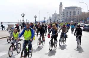 Bari, sconti per chi si muove in bici o con l’autobus