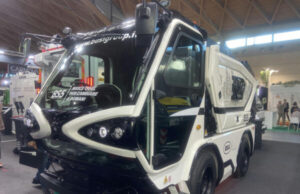 BusiGroup presenta BS5, la prima spazzatrice idrostatica di BSA busigroup