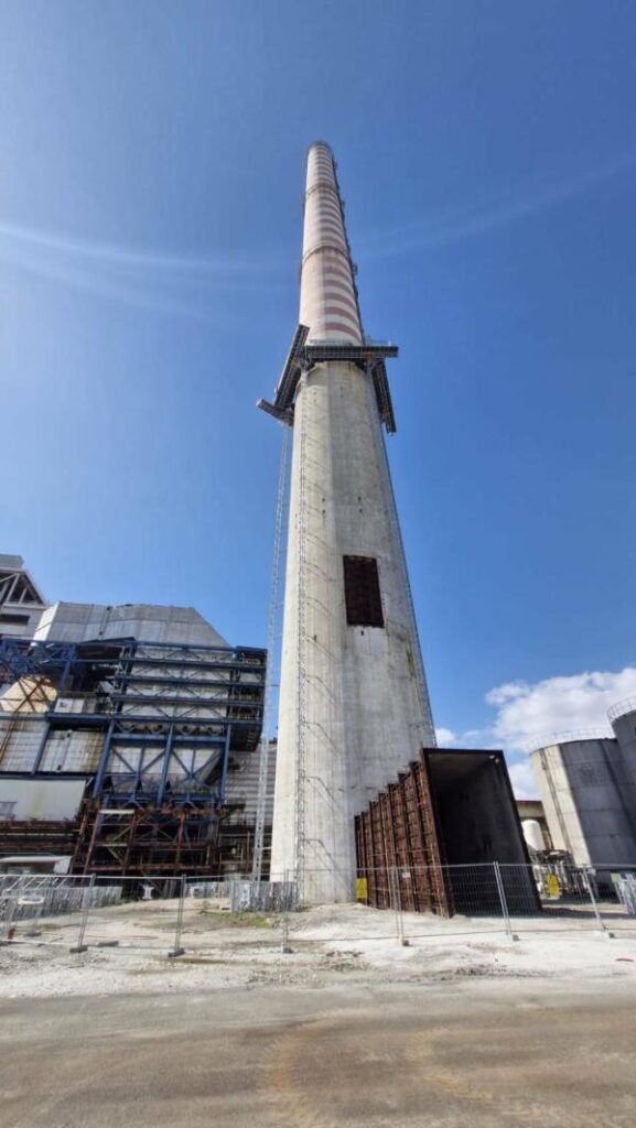 ciminiera centrale enel la spezia