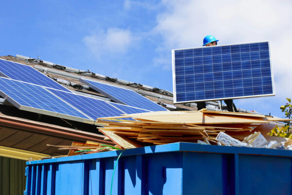 -d_-zmMtTEMxuRwpf3u9UZn_5jFFGeVcHb8wvF_FMOo Pannelli fotovoltaici