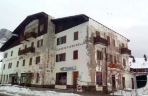 Passo Rolle, consegnati i lavori per la demolizione dell’albergo