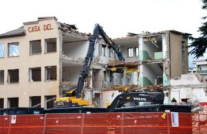 Trento, «Pertini» giù e da ricostruire. Cresce la rabbia degli studenti